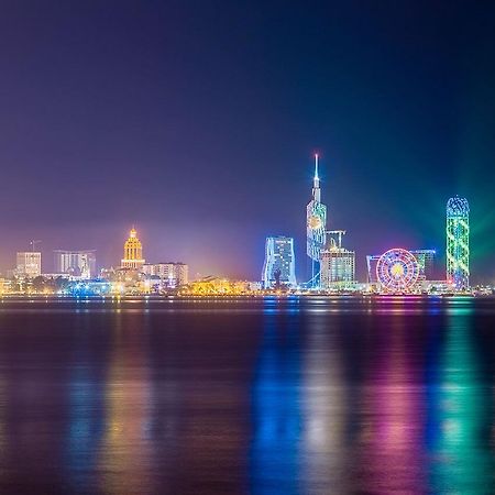 バトゥーミOrbi Sea Towers Block Gアパートメント エクステリア 写真